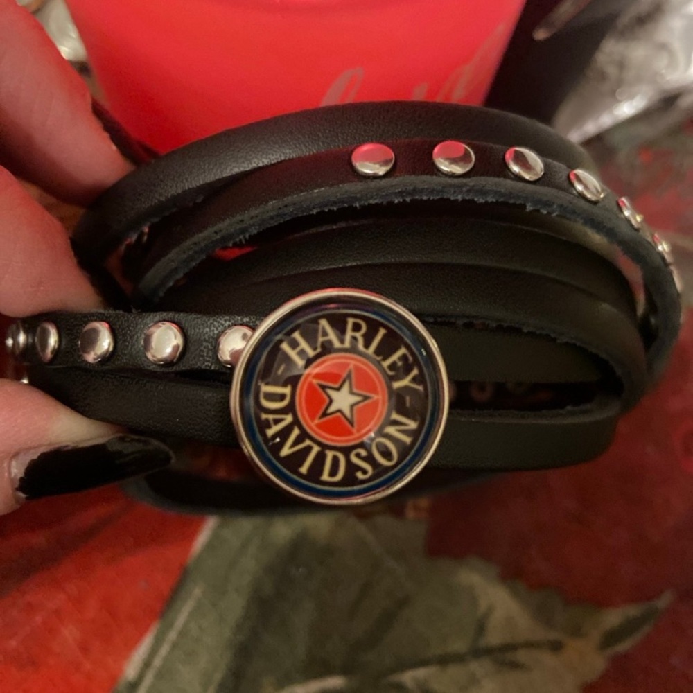- HD Snap Button Wrap Bracelet - Picture 5 of 10